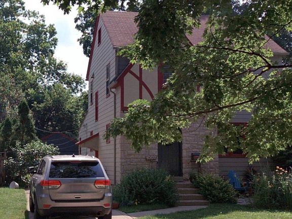 3rd image of 1002 S Cassingham Rd