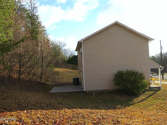 3rd image of 7503 Mountie Ln
