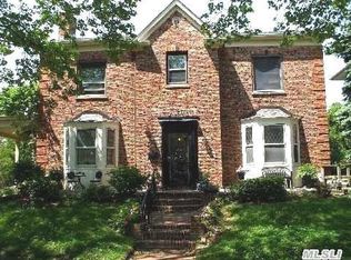 1 E Olive St, Long Beach, NY 11561