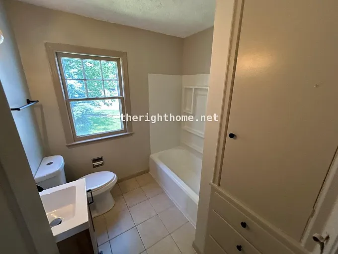 2886 Martin Ave — Photo 9