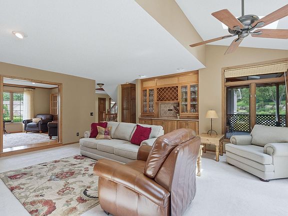 4th image of 5025 W 94th St