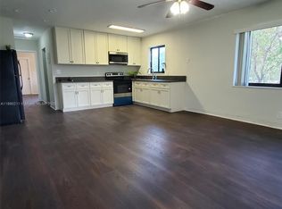 1102 NE 10th St APT 4, Hallandale Beach, FL 33009