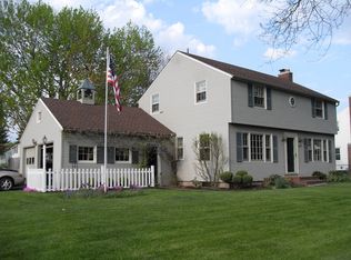 225 Glenhill Dr, Rochester, NY 14618