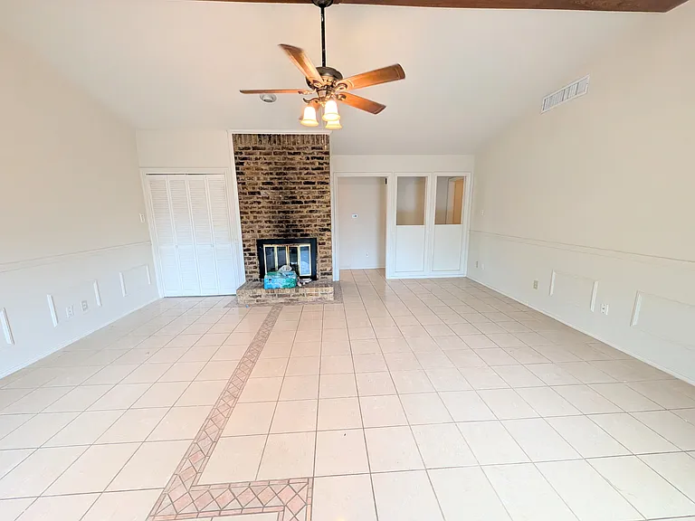 625 San Carlos Dr — Photo 6