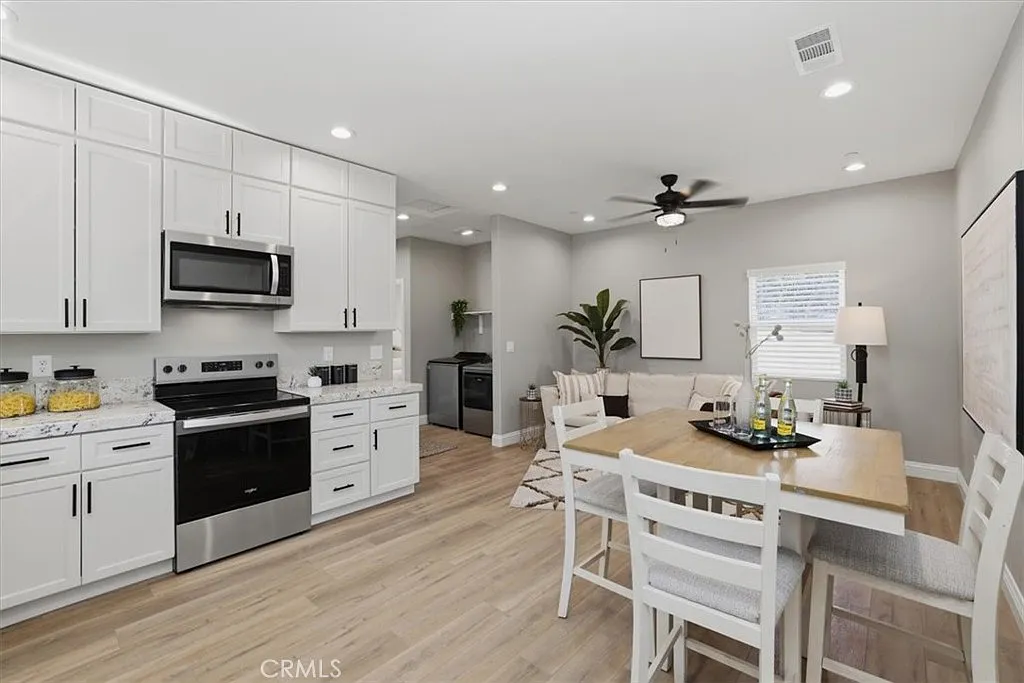 2 bed, 745 sqft, $3,000 — Photo 1
