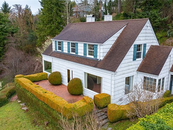 3rd image of 610 Hyde Park Drive