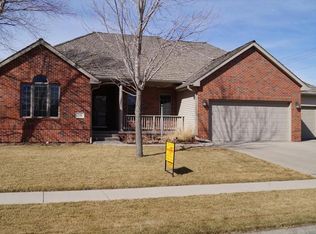 1531 Maplewood Dr, Fremont, NE 68025