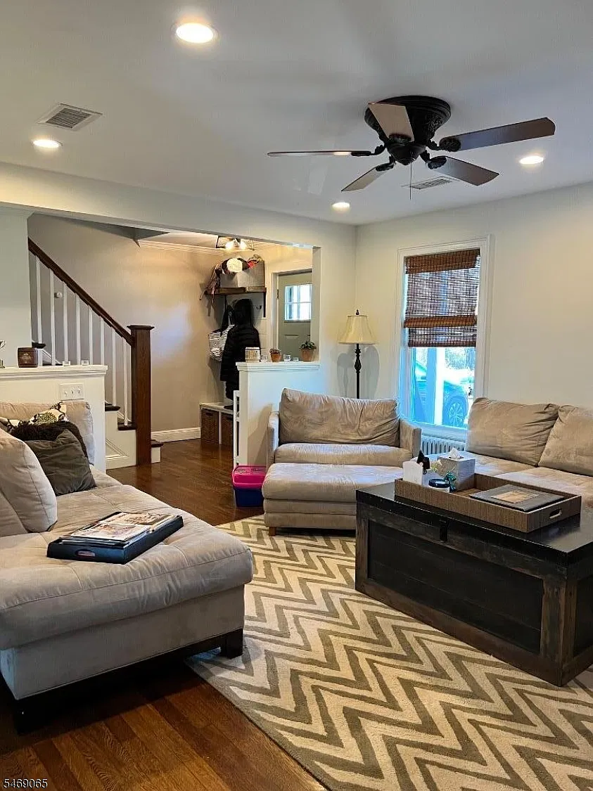 3 bed, 1.5 bath, $3,800 — Photo 3