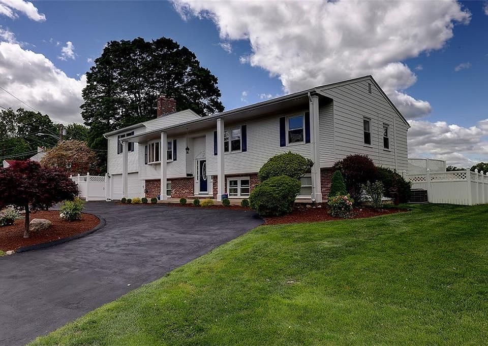 1st image of 17 Green Valley Dr