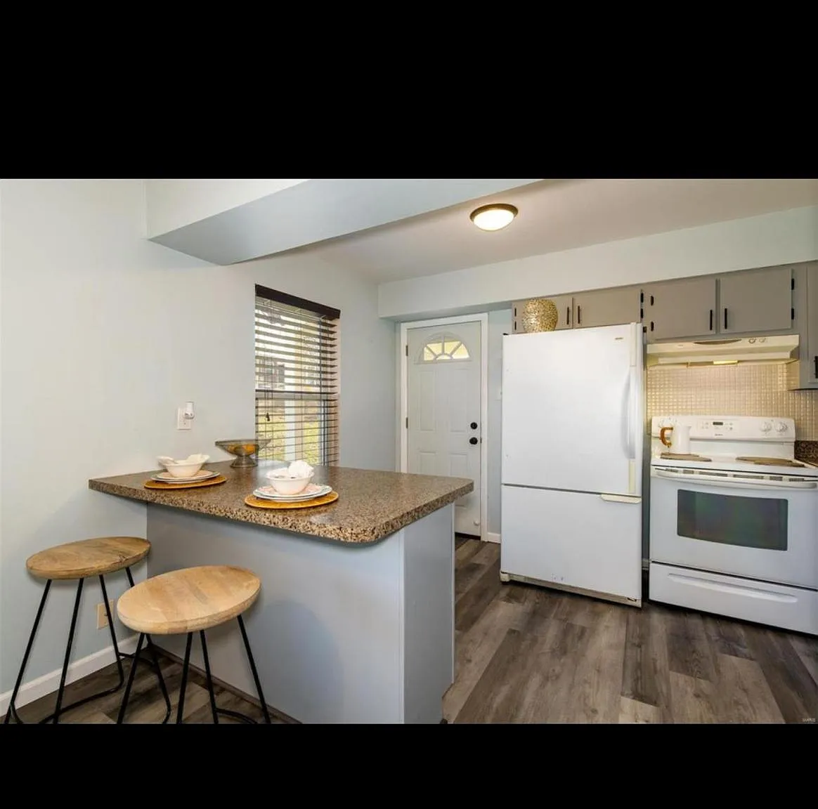 2 bed, 886 sqft, $1,200 — Photo 4