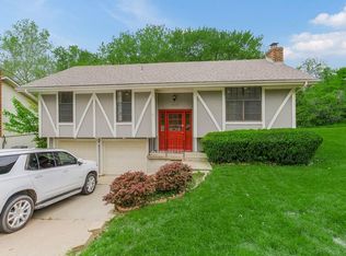 6124 N Broadway Ave, Kansas City, MO 64118