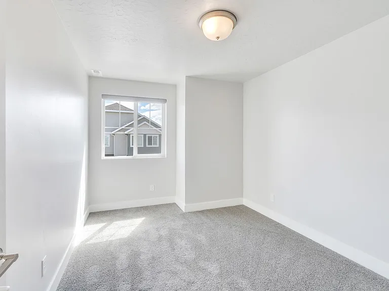 39 S Baker Spring Cv — Photo 10
