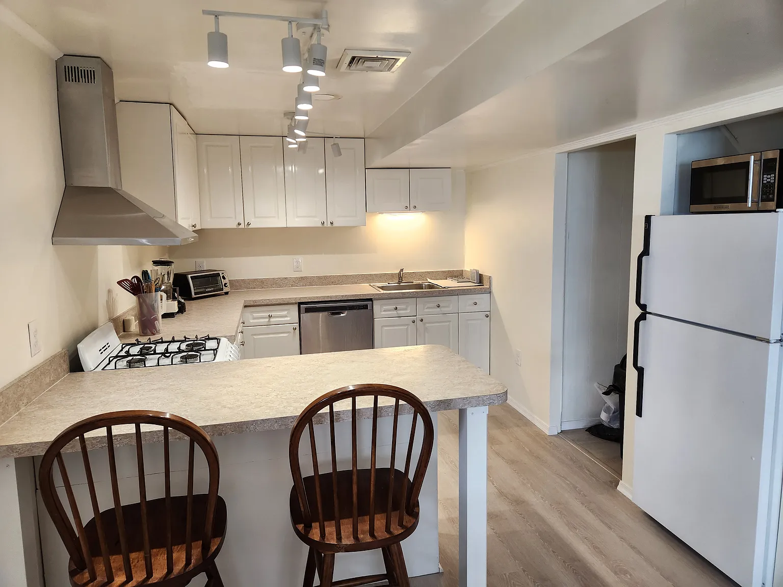 Studio, 600 sqft, $1,500 — Photo 4