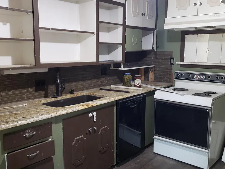 2515 Denison St — Photo 7
