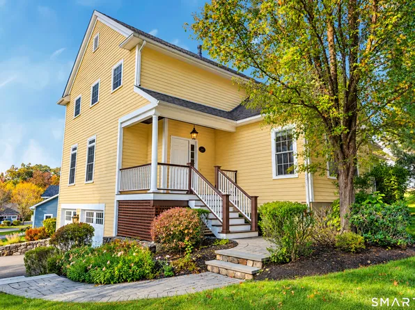 104 Periwinkle Drive #104, Middlebury, CT 06762
