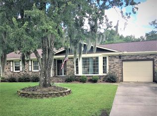 1279 Redeemer Dr, Hanahan, SC 29410