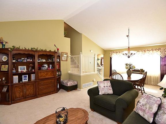 5th image of 9195 Willowbrook Ct