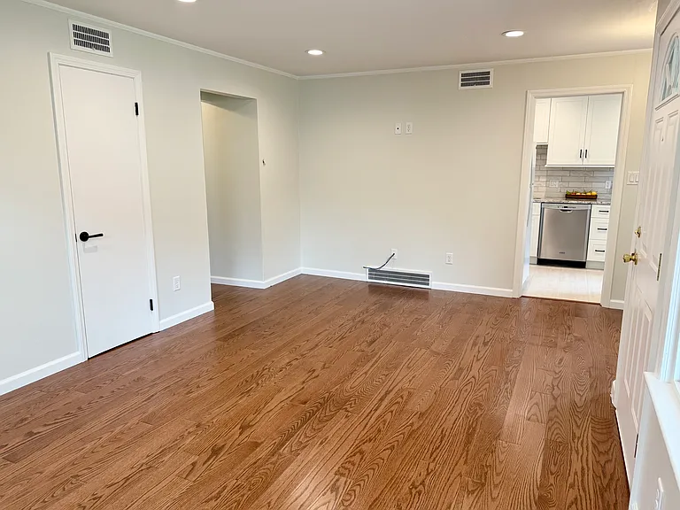1214 Lander Rd — Photo 12