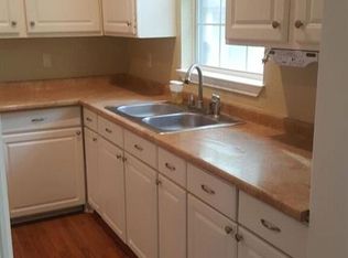 1104 N Milam St, Seguin, TX 78155