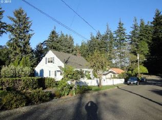 1134 Juniper Ave, Coos Bay, OR 97420