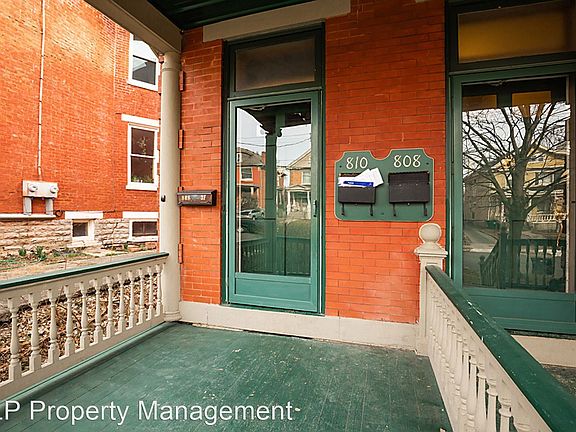 3rd image of 808 Academy Ave #2