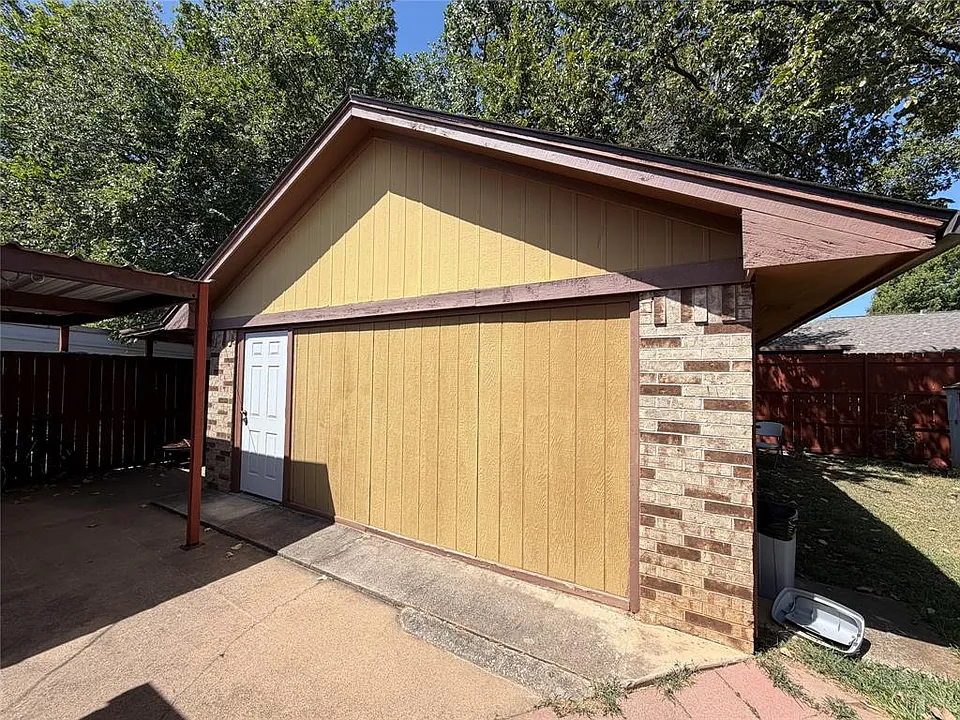 801 Midcreek Dr #B