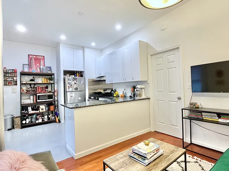 145 S 4th St #5 — Photo 3