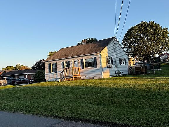2nd image of 720 North St