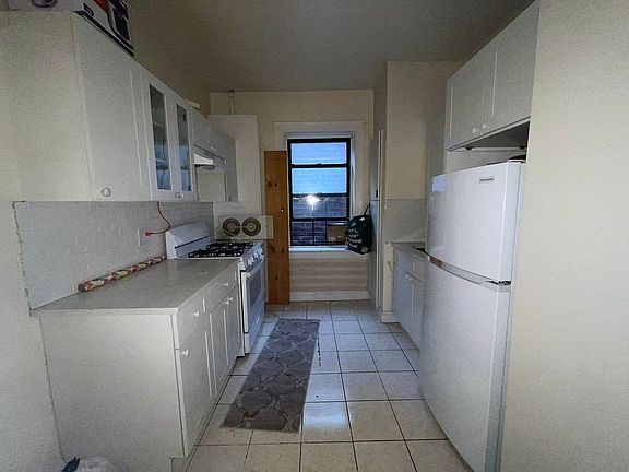 4th image of 39-06 63rd St #3W