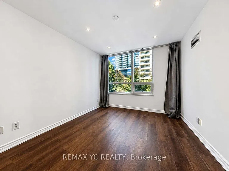 35 Hollywood Ave #216 — Photo 9