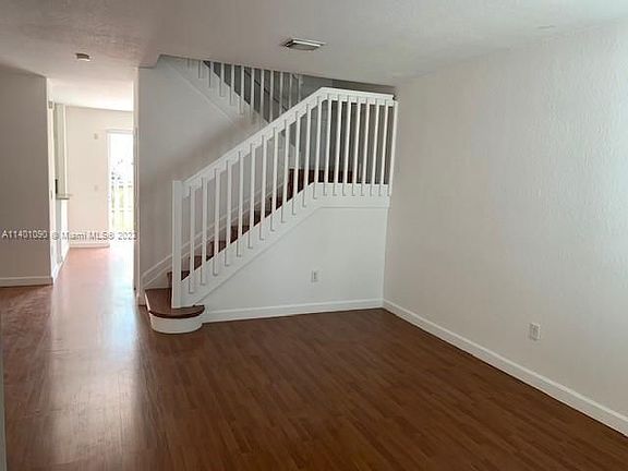 4th image of 7645 NW 116th Pl
