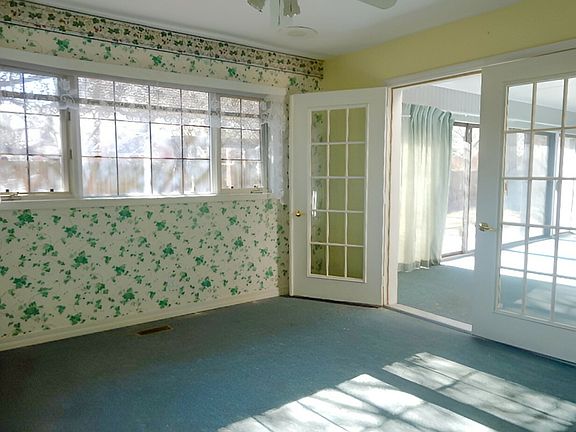 3rd image of 211 Belle Meade Pl