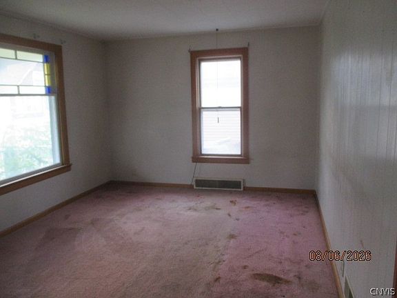 4th image of 1209 Capital Ave