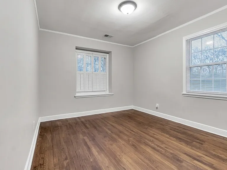1017 Gordon St — Photo 6