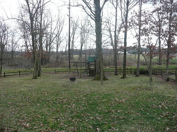 4th image of 163 Thornapple Trl