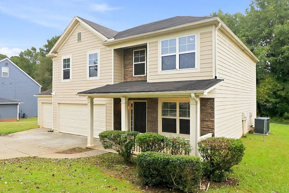 4 bed, 2.5 bath, 2294 sqft, $2,355 — Photo 4