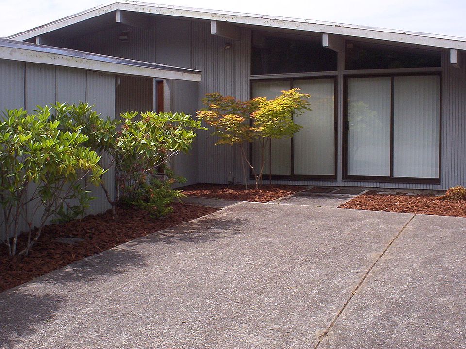 1st image of 1264 SE Shermer Ct