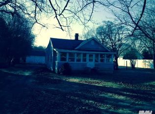 620 Townline Rd, Hauppauge, NY 11788