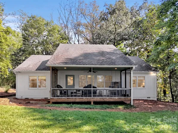 136 Buchanan Loop, Sylva, NC 28779