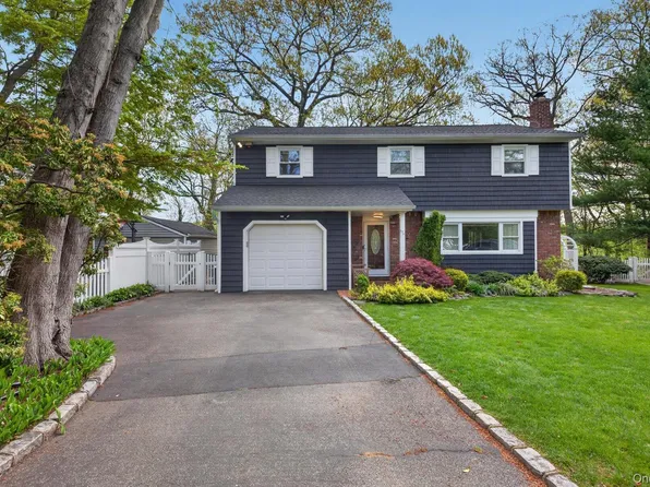 17 Hillcrest Drive #A, Glen Head, NY 11545