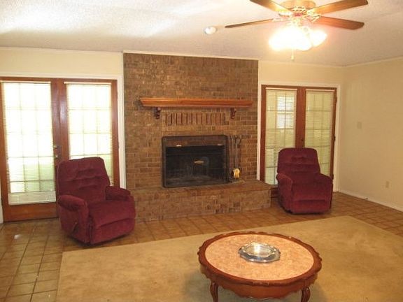 3rd image of 429 Hideaway Ln E