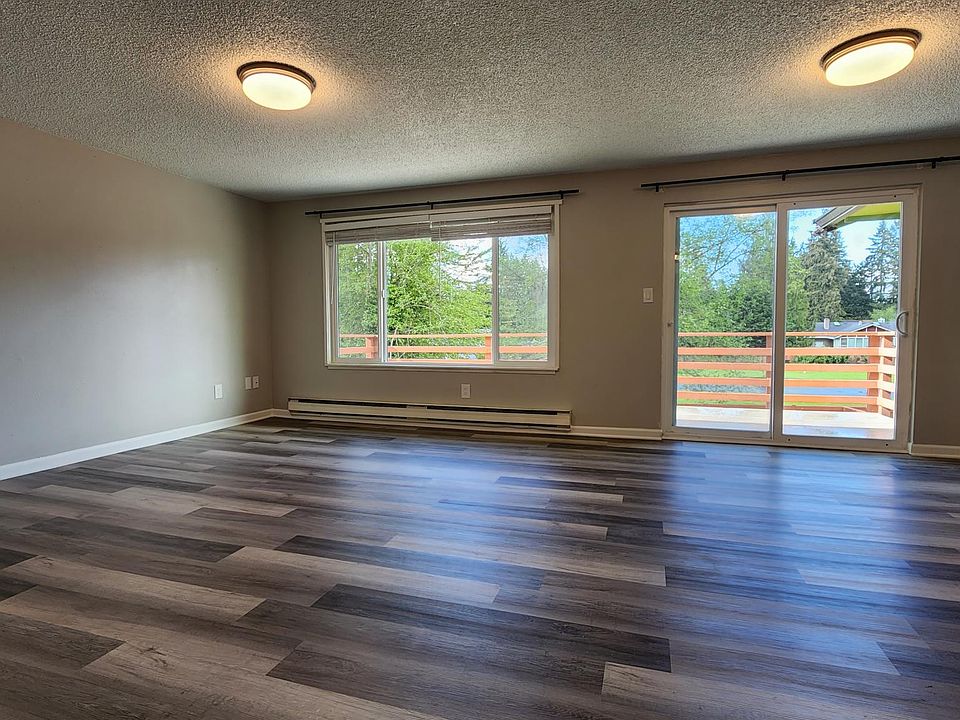 1st image of 9827 158th St E #3