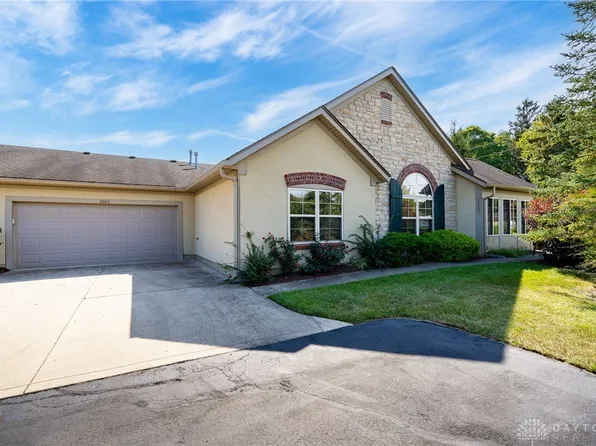 2005 Wentworth Village Dr, Bellbrook, OH 45305