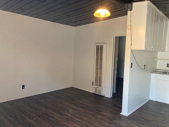 5th image of 3298 Logan Ave