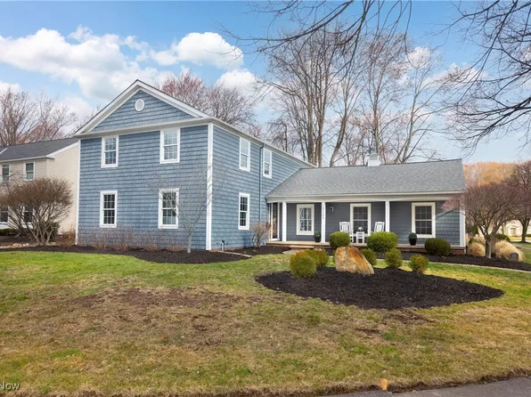 31104 Narragansett Ln, Bay Village, OH 44140
