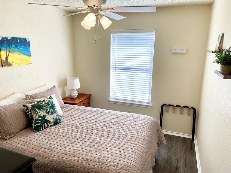 407 Augustine Dr — Photo 9