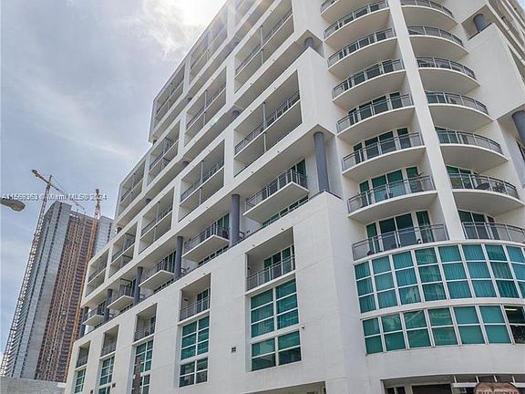 2nd image of 350 NE 24th St APT 1010
