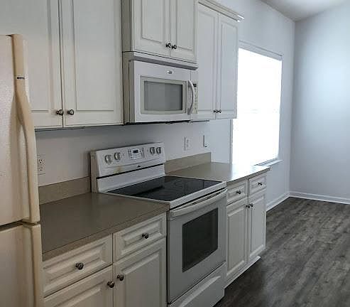 5th image of 410 Vallie Ln