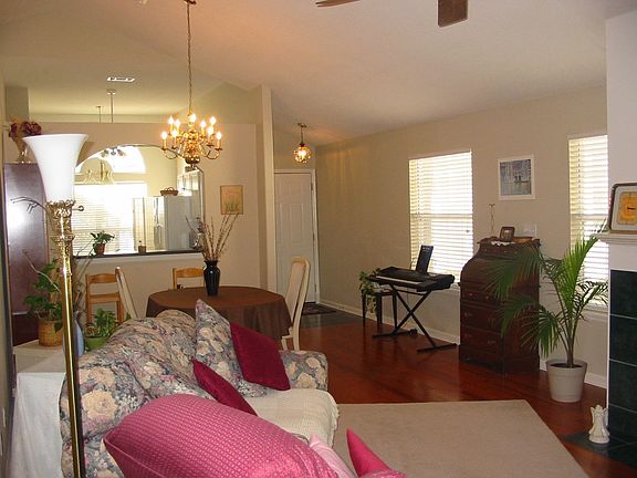 4th image of 3811 McFarlane Dr