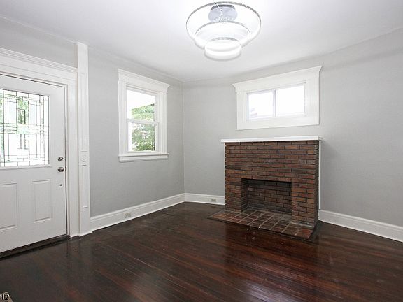 2nd image of 184 N Maple Ave